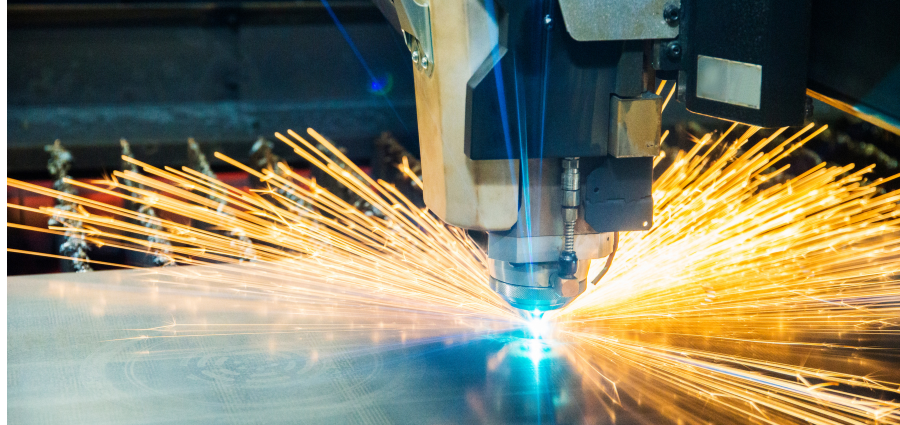 Cutting Tools, Canva Via Fertnig, GettyImages