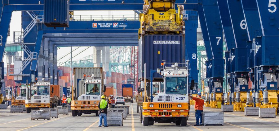 terminal-dockworkers-Port of LA